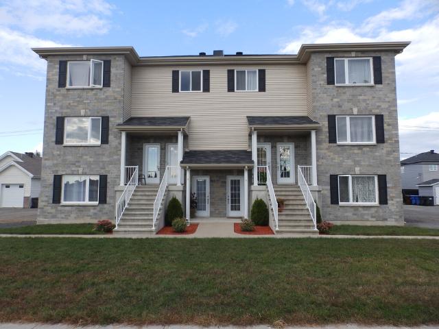Apartment for rent in Saint-lin, Quebec