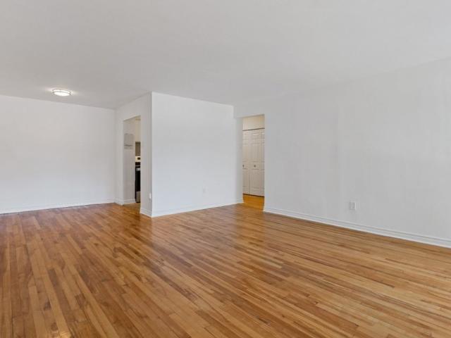 Apartment for rent in Cote-saint-luc, Quebec