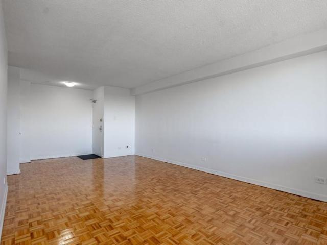 Apartment for rent in Cote-saint-luc, Quebec