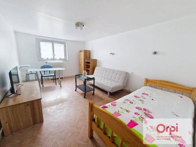 Studio location à Lavault-Sainte-Anne, Allier