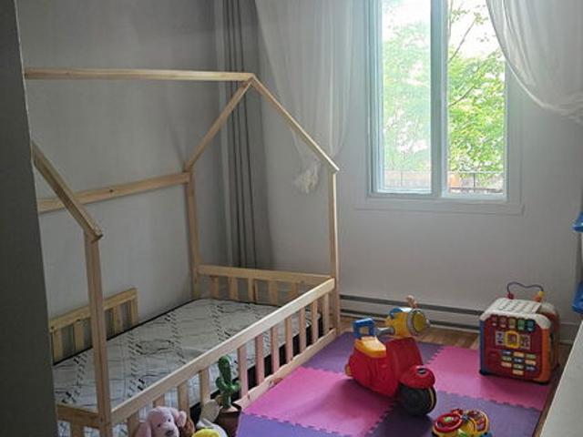 Apartment for rent in Laval-des-rapides, Quebec