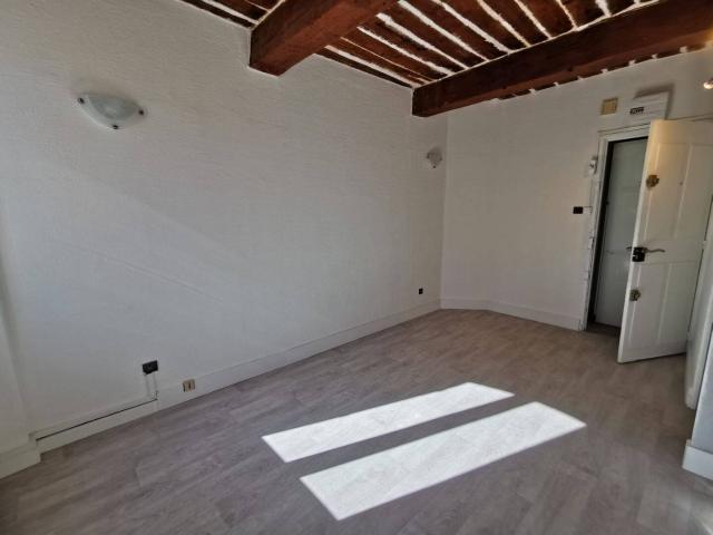 Studio location à Le Thouar, La Garde