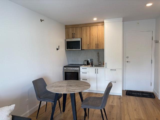 Apartment for rent in Quartier de l'Hôpital, Québec