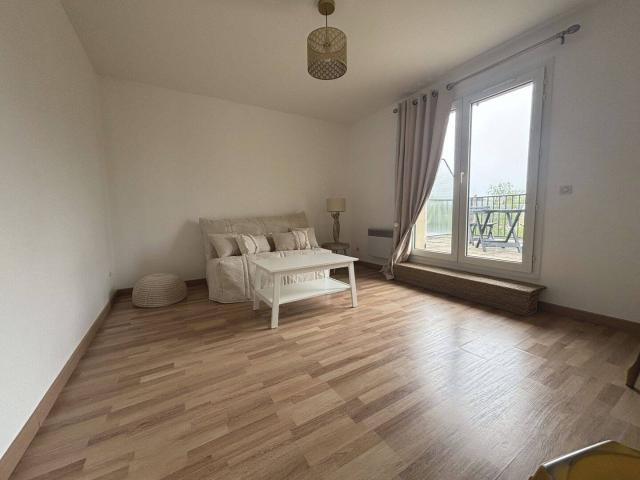 Studio location à Meulan-en-Yvelines, Yvelines