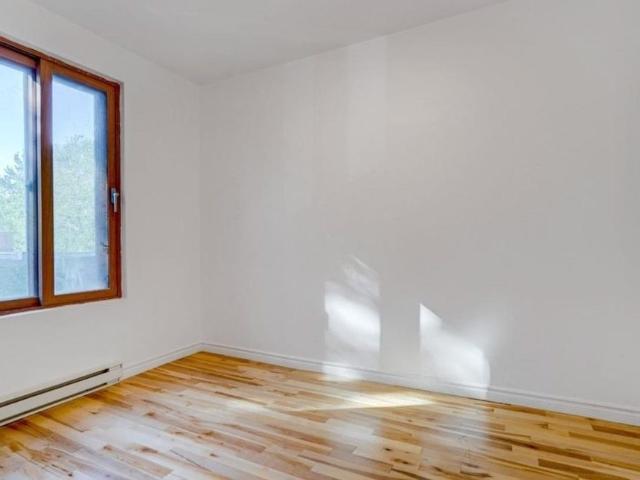 Apartment for rent in St. Leonard's, Quebec