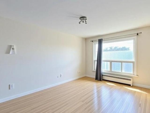 Apartment for rent in St. Leonard's, Quebec