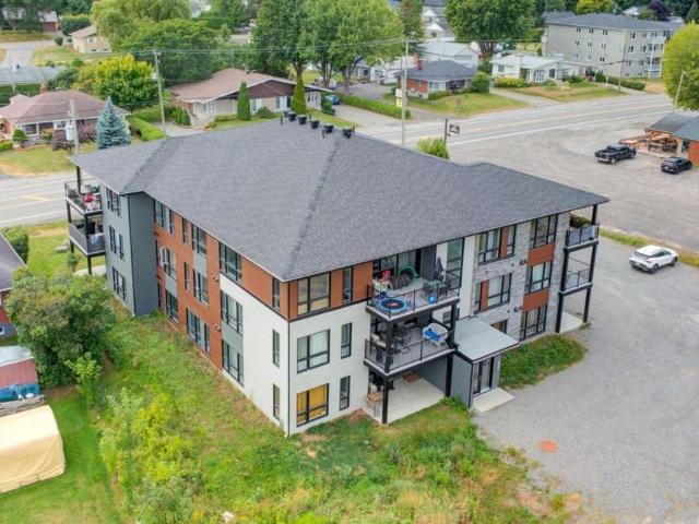Apartment for rent in Saint-ambroise-de-kildare, Quebec
