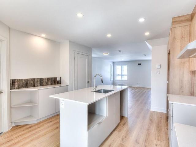 Apartment for rent in Les Moulins, Quebec