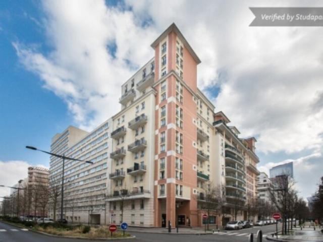 Maison vente à Courbevoie, Quartier de Bécon