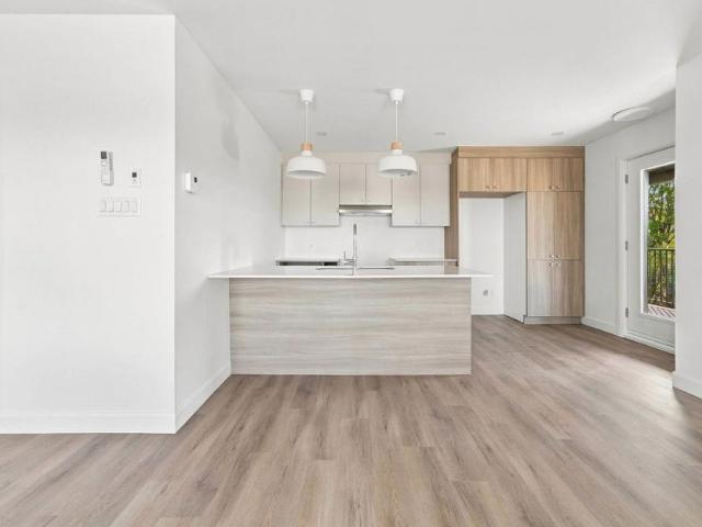 Apartment for rent in Val-des-Sources, Estrie