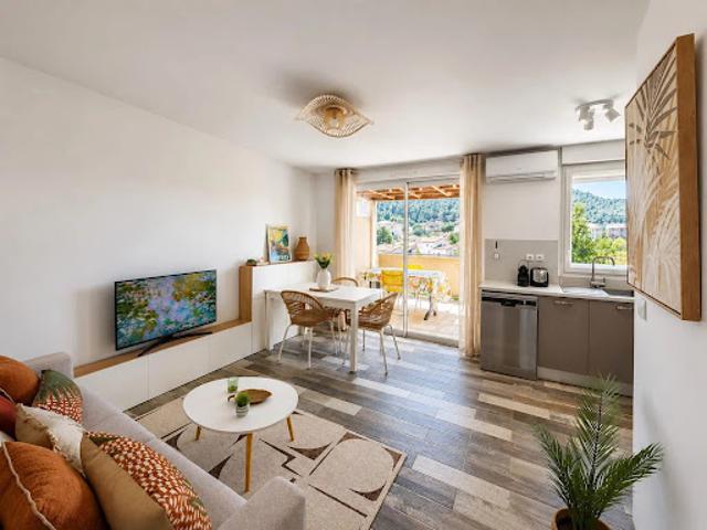 Appartement vente à Arrondissement de Toulon, Hyères