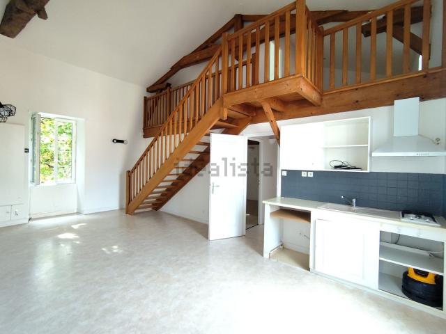 Appartement location à Zone d'Activités Économiques de Plaisance, Barbezieux-Saint-Hilaire