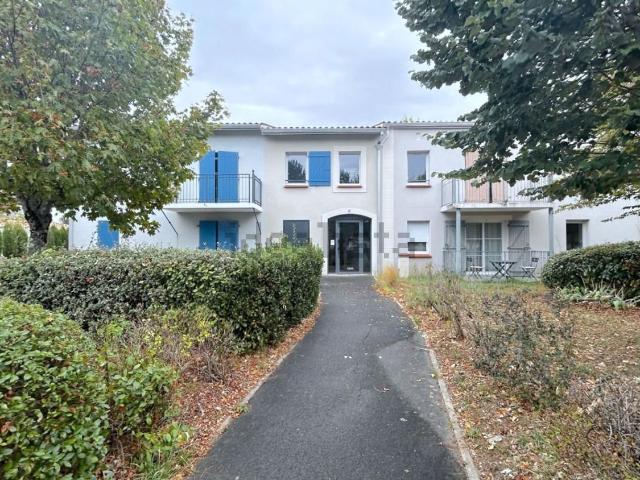 Appartement location à Cité La Cave, Blaye