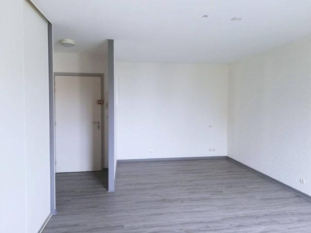 Studio location à Les Quatre Poteaux, Bourg-en-Bresse