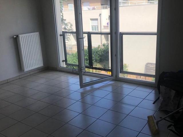 Appartement location à Mas de la Radie, Bron