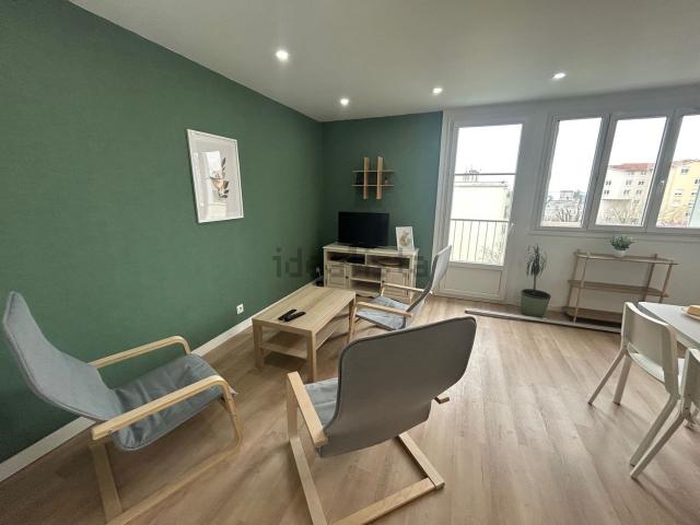 Appartement location à Mas de la Radie, Bron