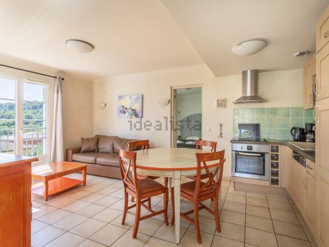 Appartement location à Le Château, Tourrettes