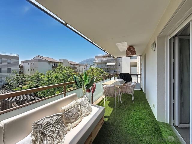 Appartement vente à Zone d'activité de La Grave, Carros