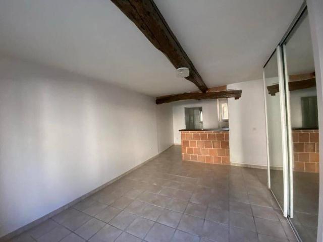 Studio location à Le Pioch d'Aussac, Burlats