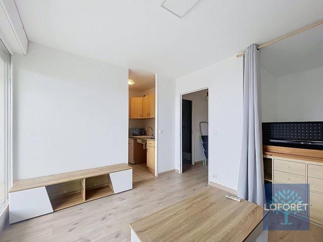 Studio location à Les Chênes, Cergy