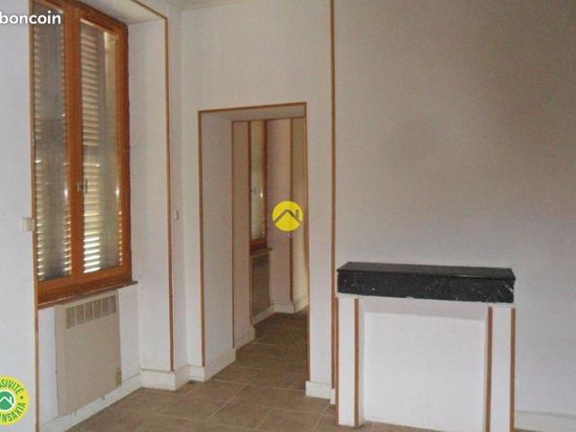 Appartement vente à Montluçon, Ainay-le-château