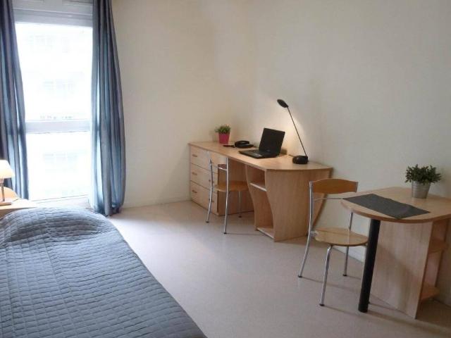 Studio location à Faubourg de l'Arche, Courbevoie