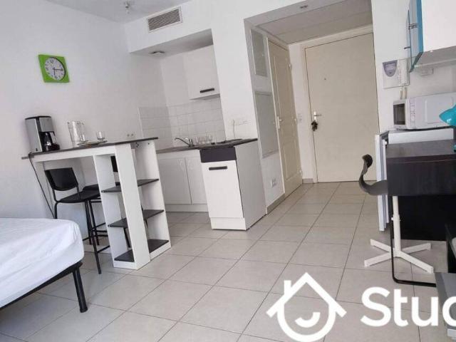 Studio location à Saint-Roch, Contes