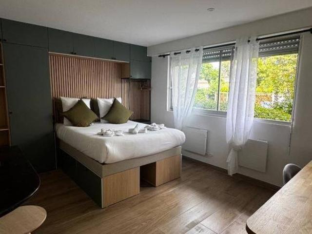 Studio location à Les Pins-Francs, Bordeaux