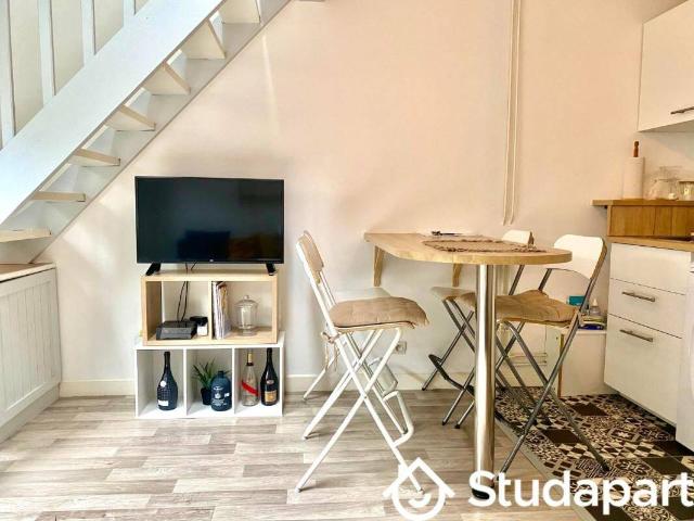 Studio location à Quartier Centre Ville, Reims