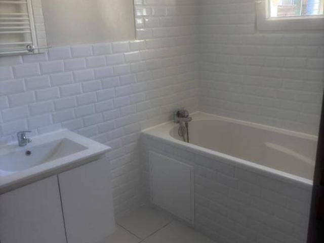 Studio location à Écusson, Nîmes