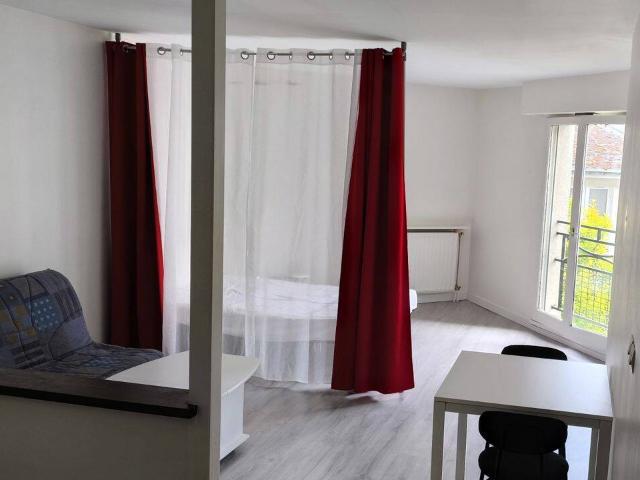 Studio location à Centre-Ville, Pontoise