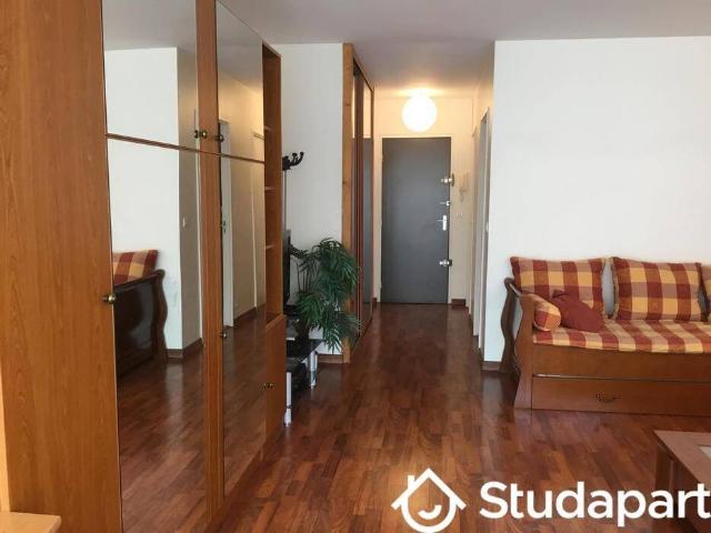 Studio location à La Défense 4, Courbevoie