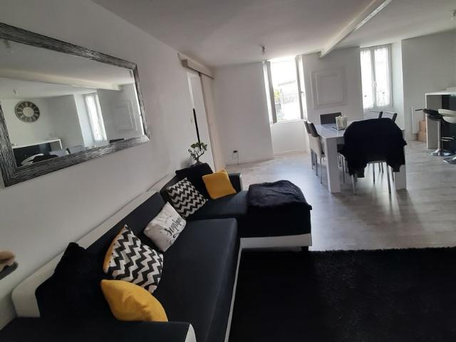 Appartement location à Cognac, Saint-même-les-carrières