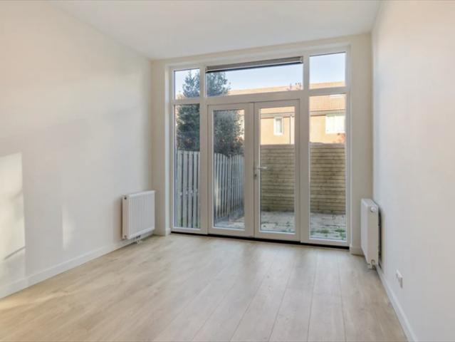 Appartement te huur in Bloemhof, Rotterdam