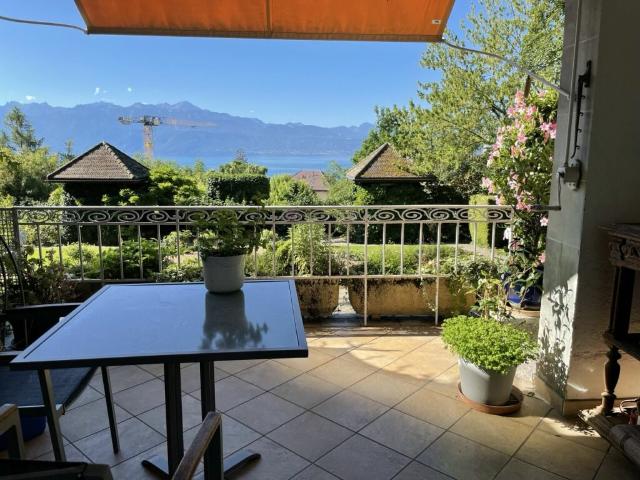 Wohnung kaufen in Pully, Waadt