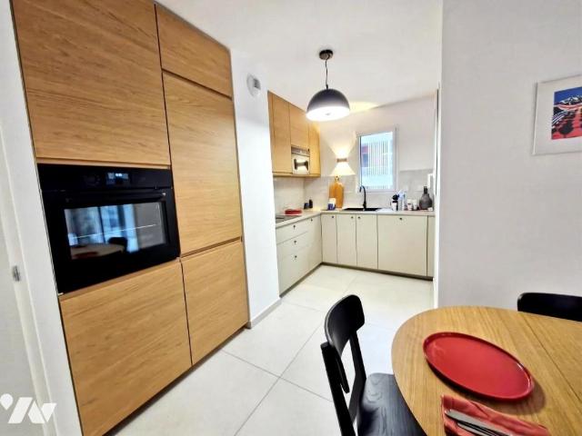 Appartement vente à Arrondissement de Toulon, Hyères