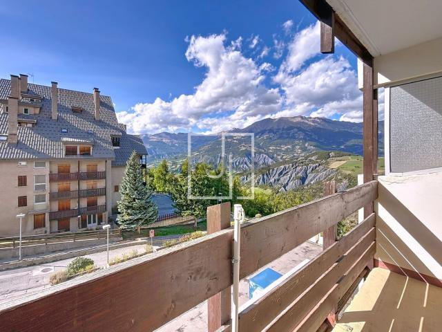 Appartement vente à Enchastrayes, Alpes-de-Haute-Provence
