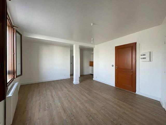 Appartement location à Zone industrielle des Longs Réages, Épernon