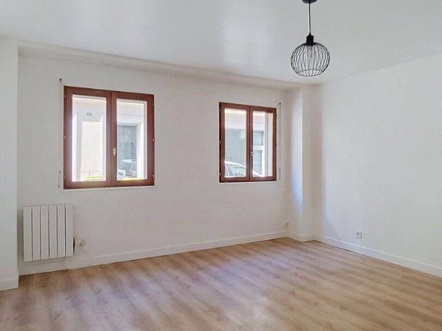 Studio location à Les Hautes Garces, Étampes