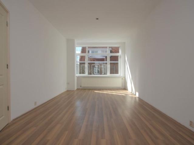 Appartement te huur in Laak, Zuid Holland