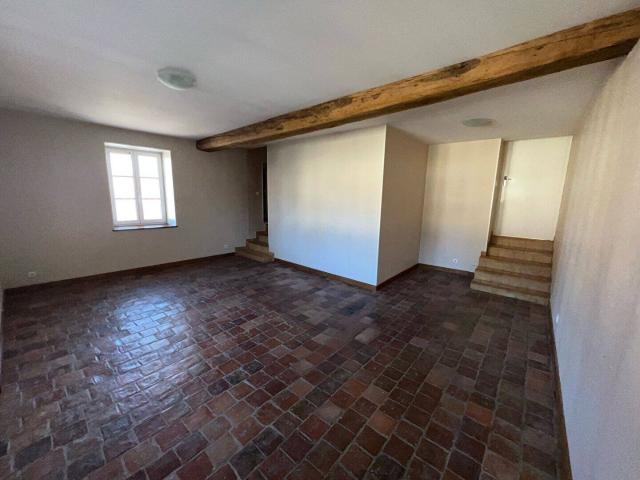 Appartement location à Gy-l'Évêque, Yonne