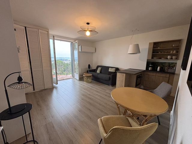 Appartement location à Arrondissement de Toulon, Hyères
