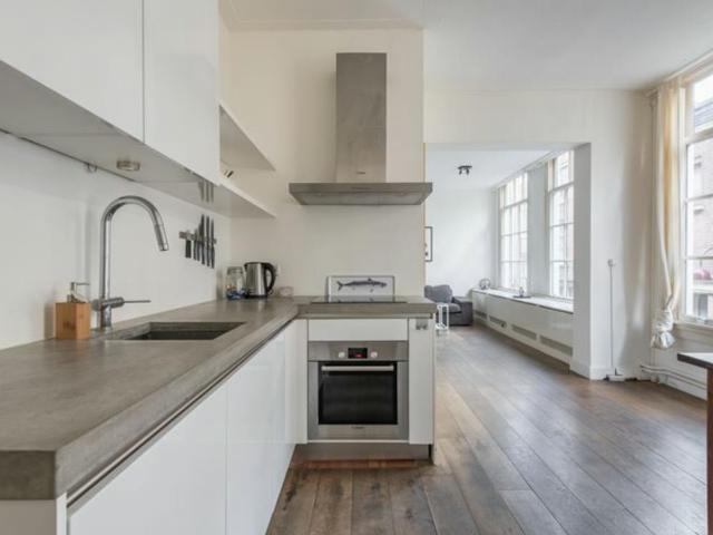 Appartement te huur in Burgwallen-Oude Zijde, Amsterdam