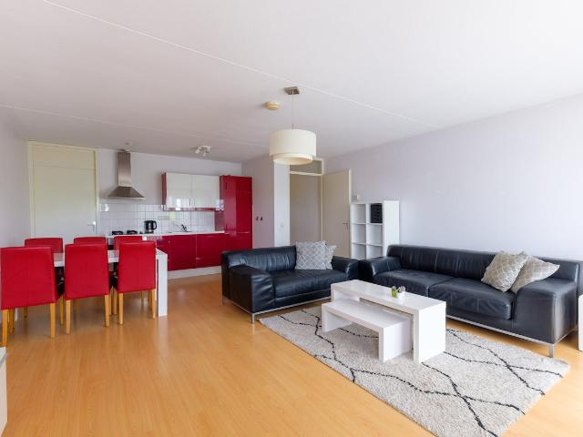 Appartement te huur in Sloten, Amsterdam