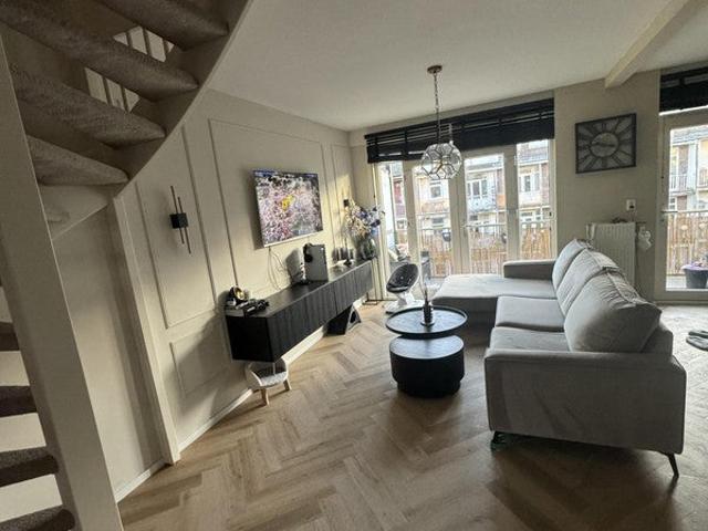 Appartement te huur in Indische Buurt, Olland