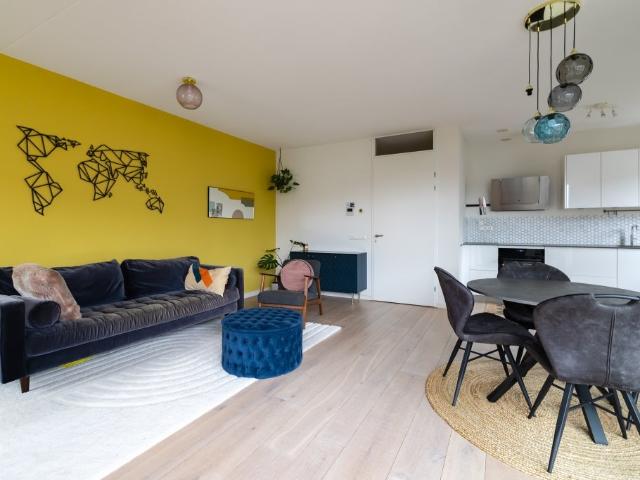 Appartement te huur in Indische Buurt, Olland