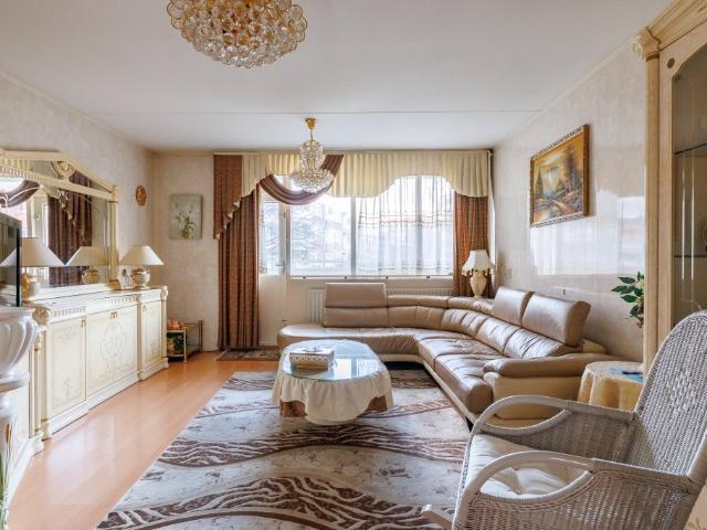 Appartement te huur in Indische Buurt, Olland