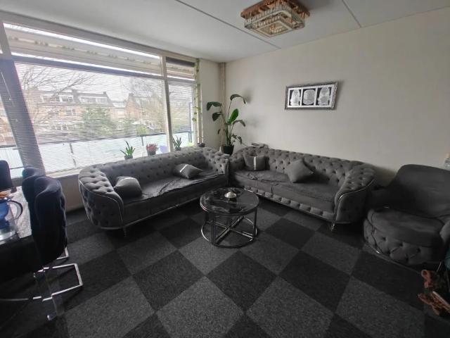 Appartement te huur in Benthuizen, Zuid Holland