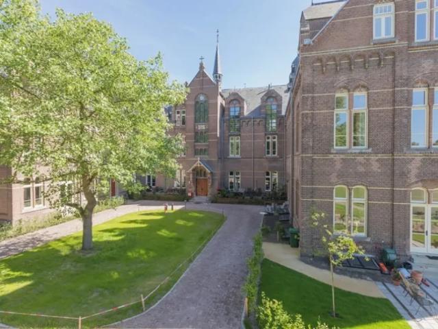Appartement te huur in Bennebroek, Noord Holland