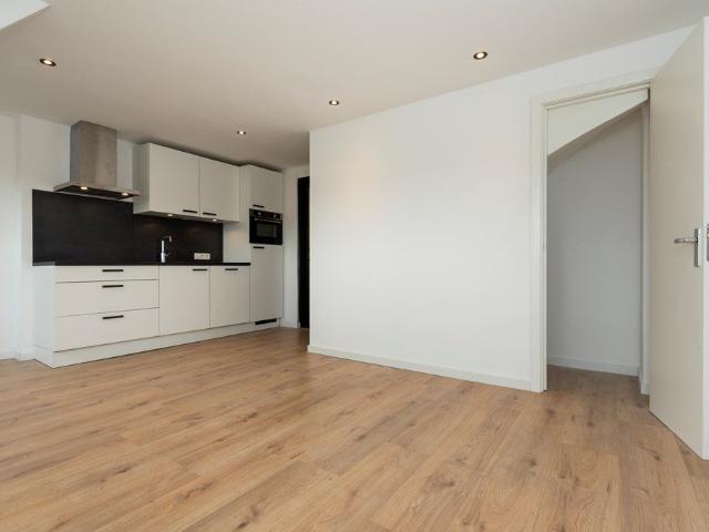 Appartement te huur in Indische Buurt, Olland